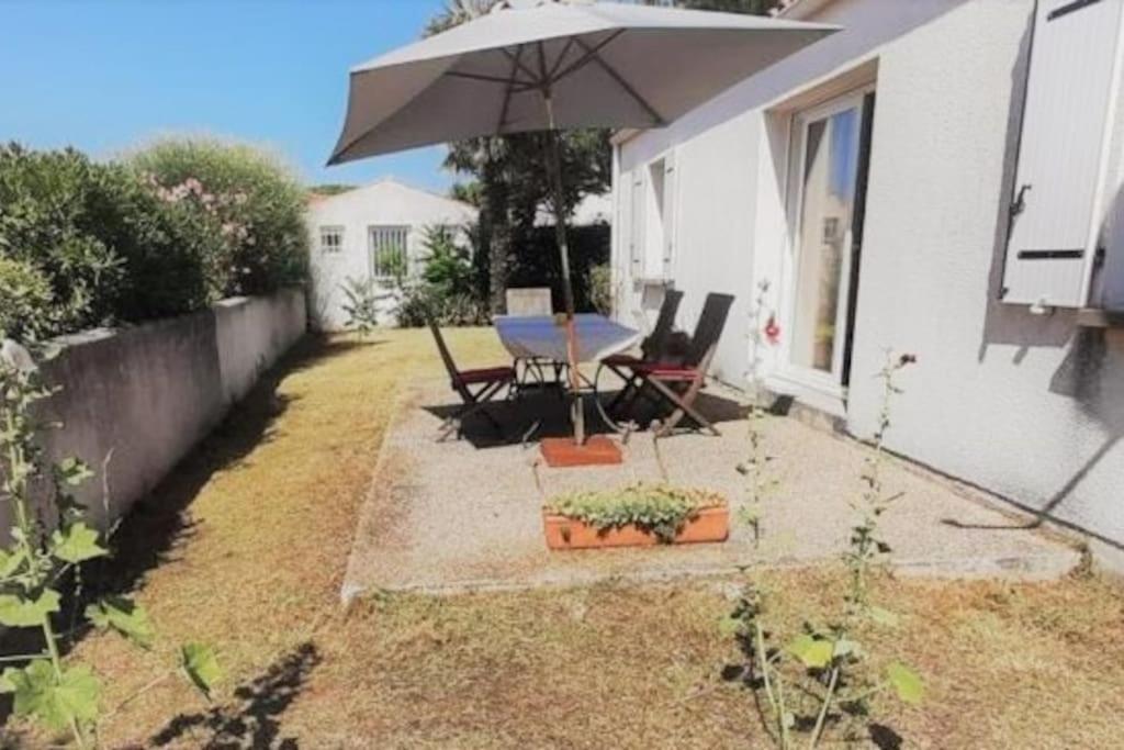 Villa Agreable Maison Ensoleillee Avec Jardin Arbore Le Château-dʼOléron Exterior foto