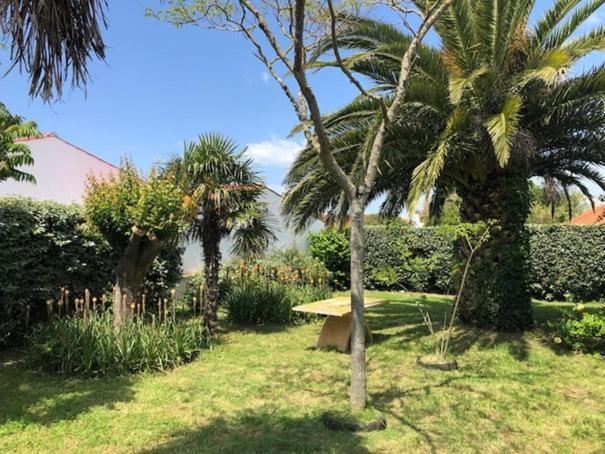 Villa Agreable Maison Ensoleillee Avec Jardin Arbore Le Château-dʼOléron Exterior foto